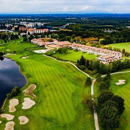 Le Robinie Golf & Resort سولْبياتي أولونا المظهر الخارجي الصورة