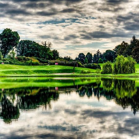 Le Robinie Golf & Resort سولْبياتي أولونا المظهر الخارجي الصورة