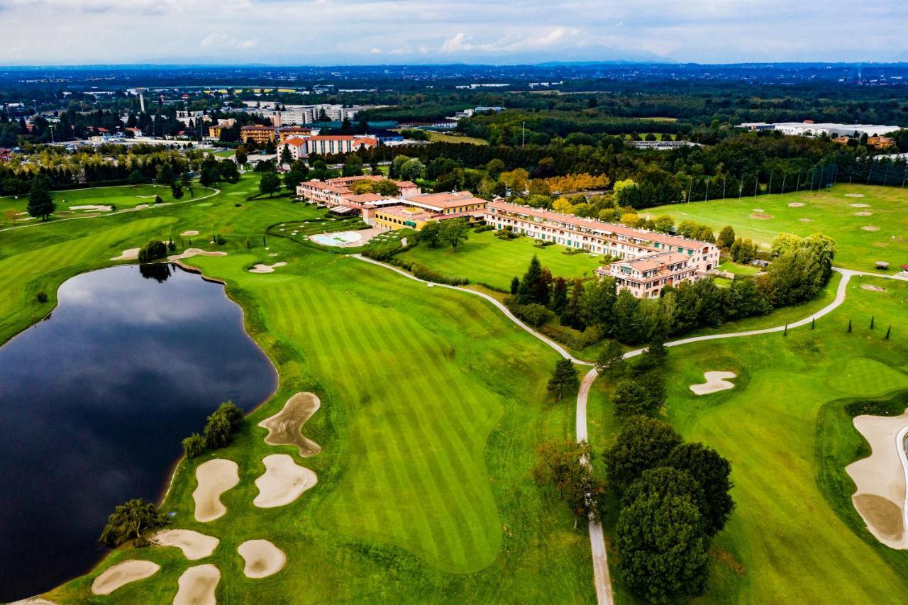Le Robinie Golf & Resort سولْبياتي أولونا المظهر الخارجي الصورة