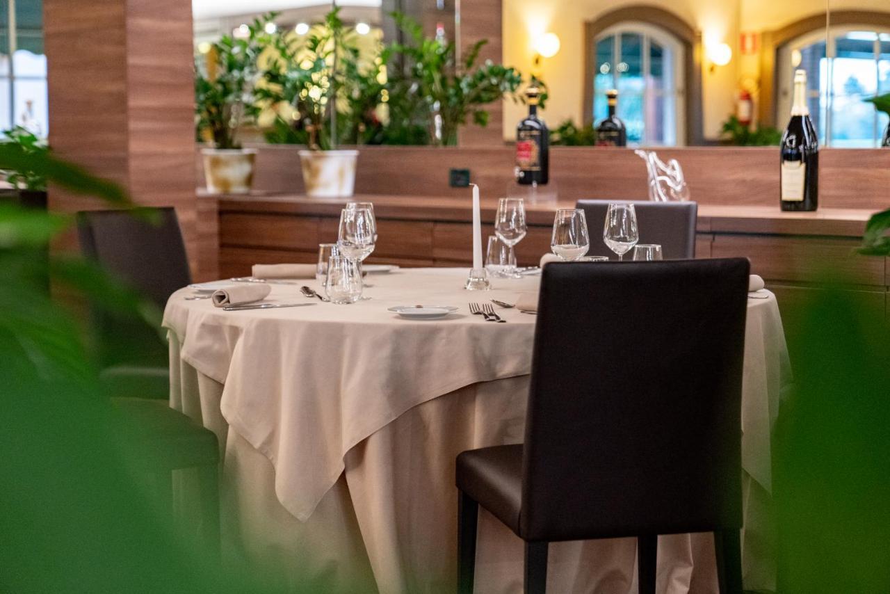 Le Robinie Golf & Resort سولْبياتي أولونا المظهر الخارجي الصورة