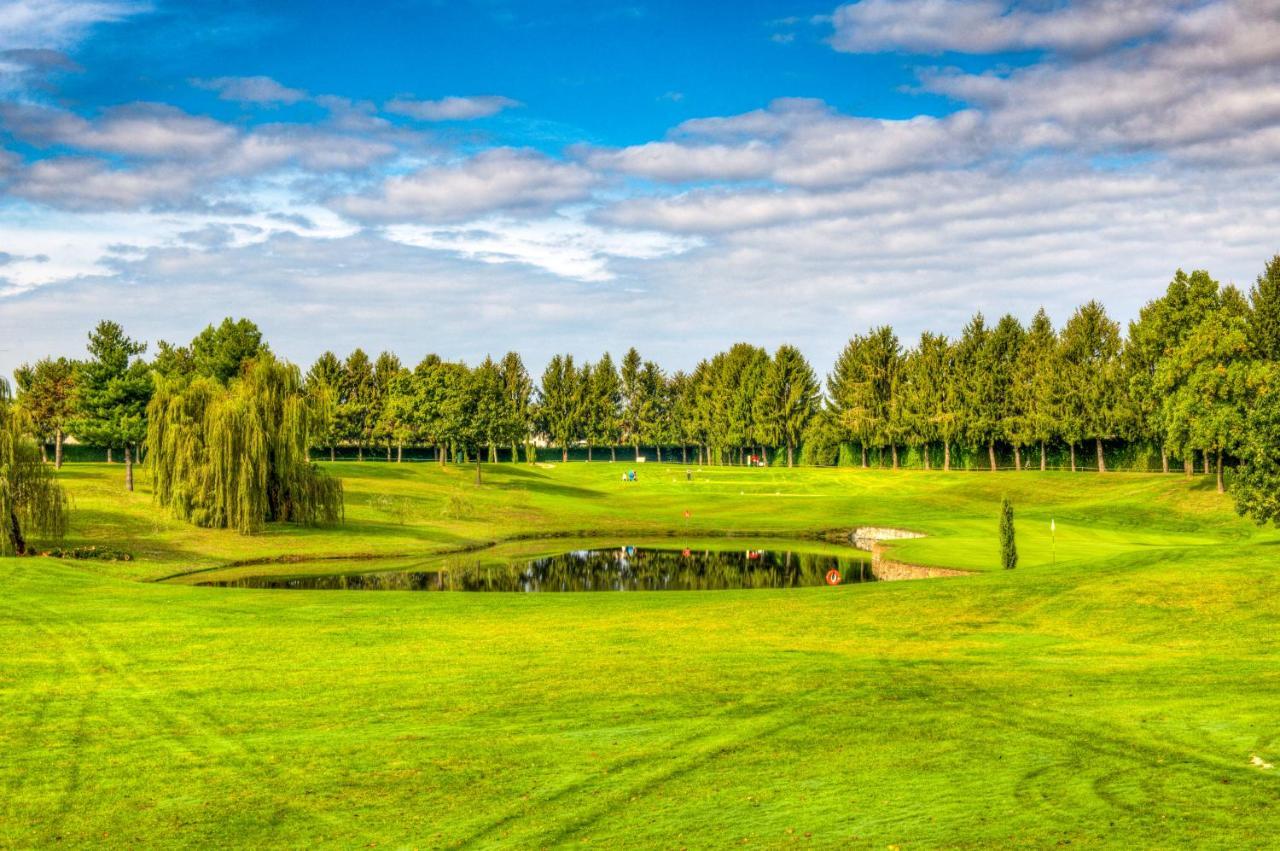 Le Robinie Golf & Resort سولْبياتي أولونا المظهر الخارجي الصورة