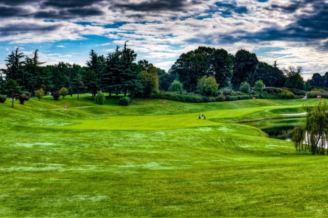 Le Robinie Golf & Resort سولْبياتي أولونا المظهر الخارجي الصورة
