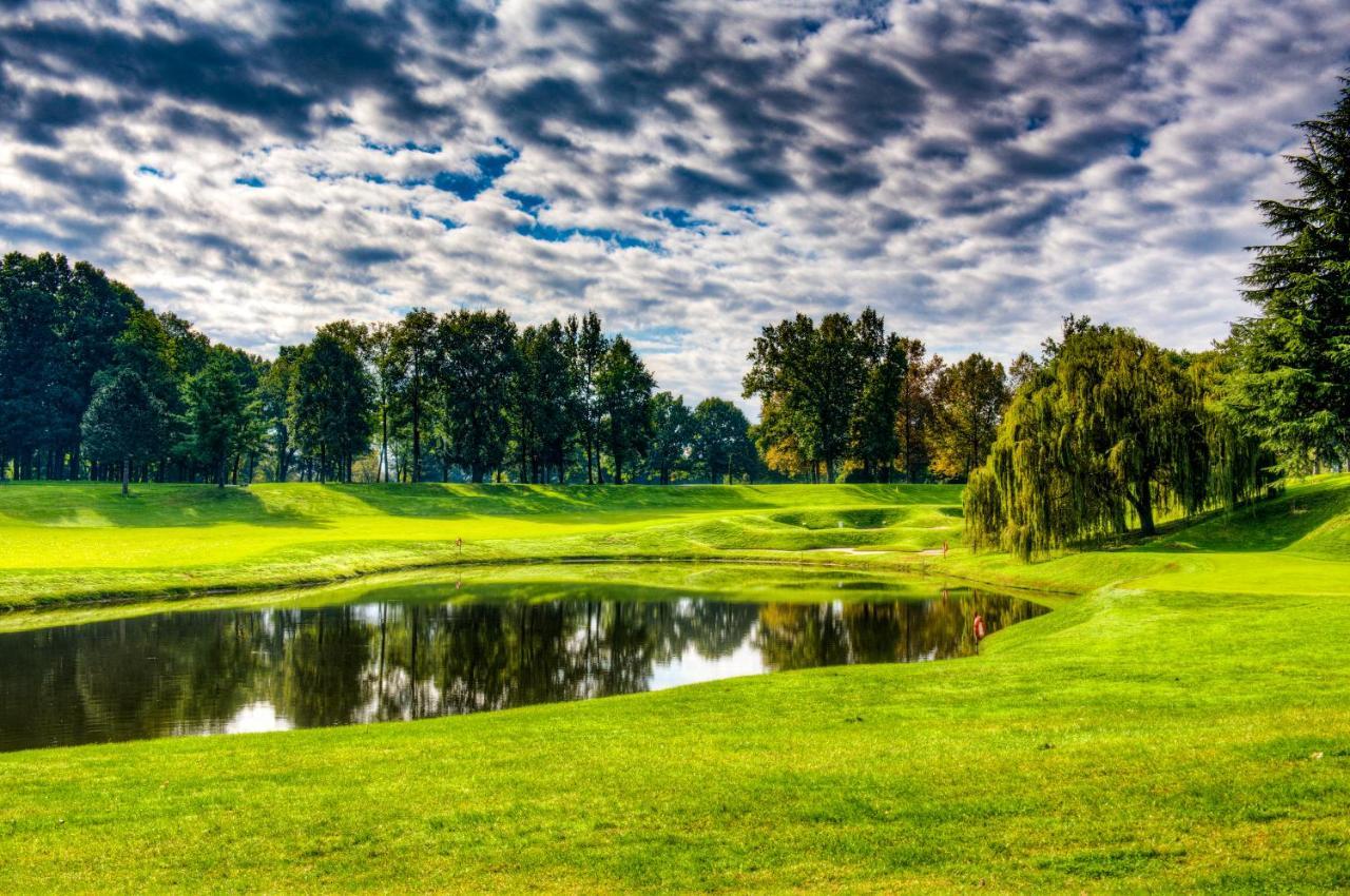 Le Robinie Golf & Resort سولْبياتي أولونا المظهر الخارجي الصورة