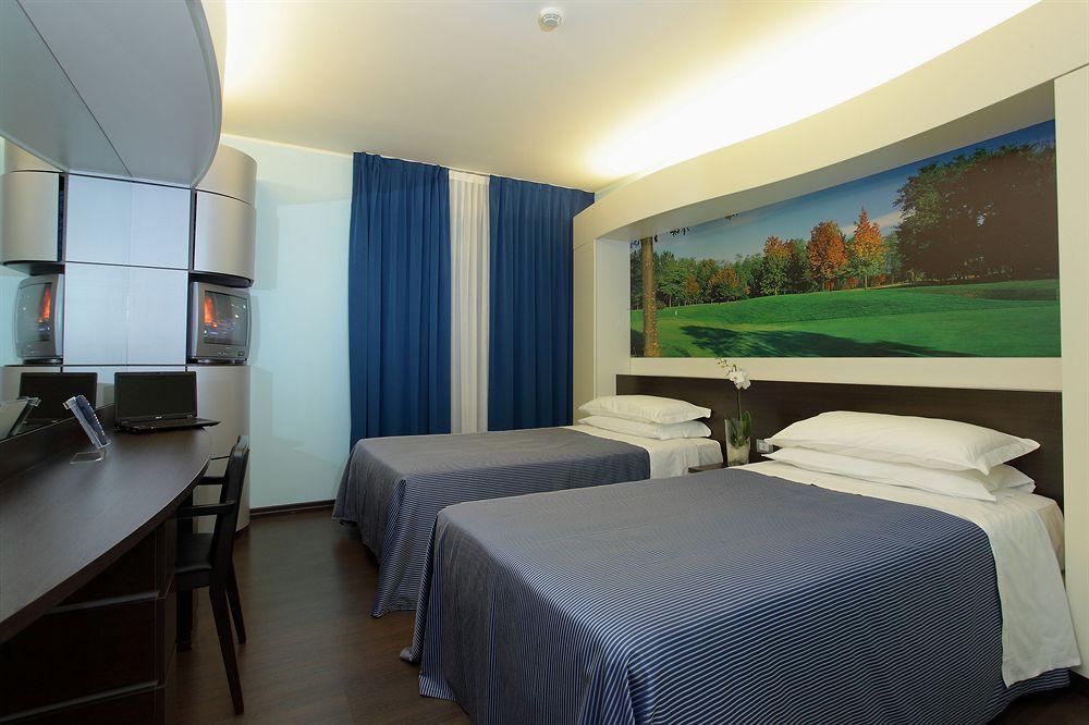 Le Robinie Golf & Resort سولْبياتي أولونا المظهر الخارجي الصورة