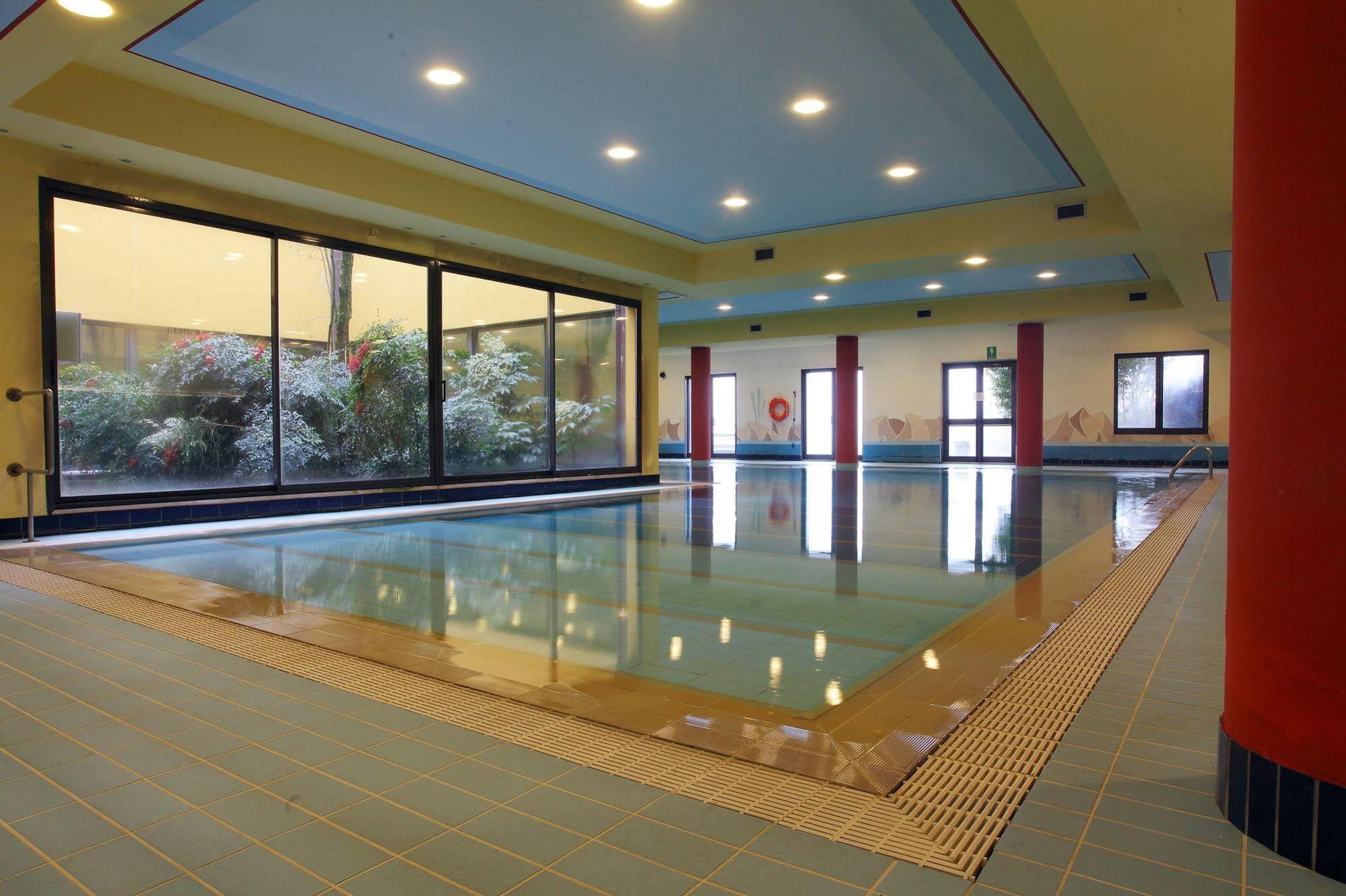 Le Robinie Golf & Resort سولْبياتي أولونا المظهر الخارجي الصورة
