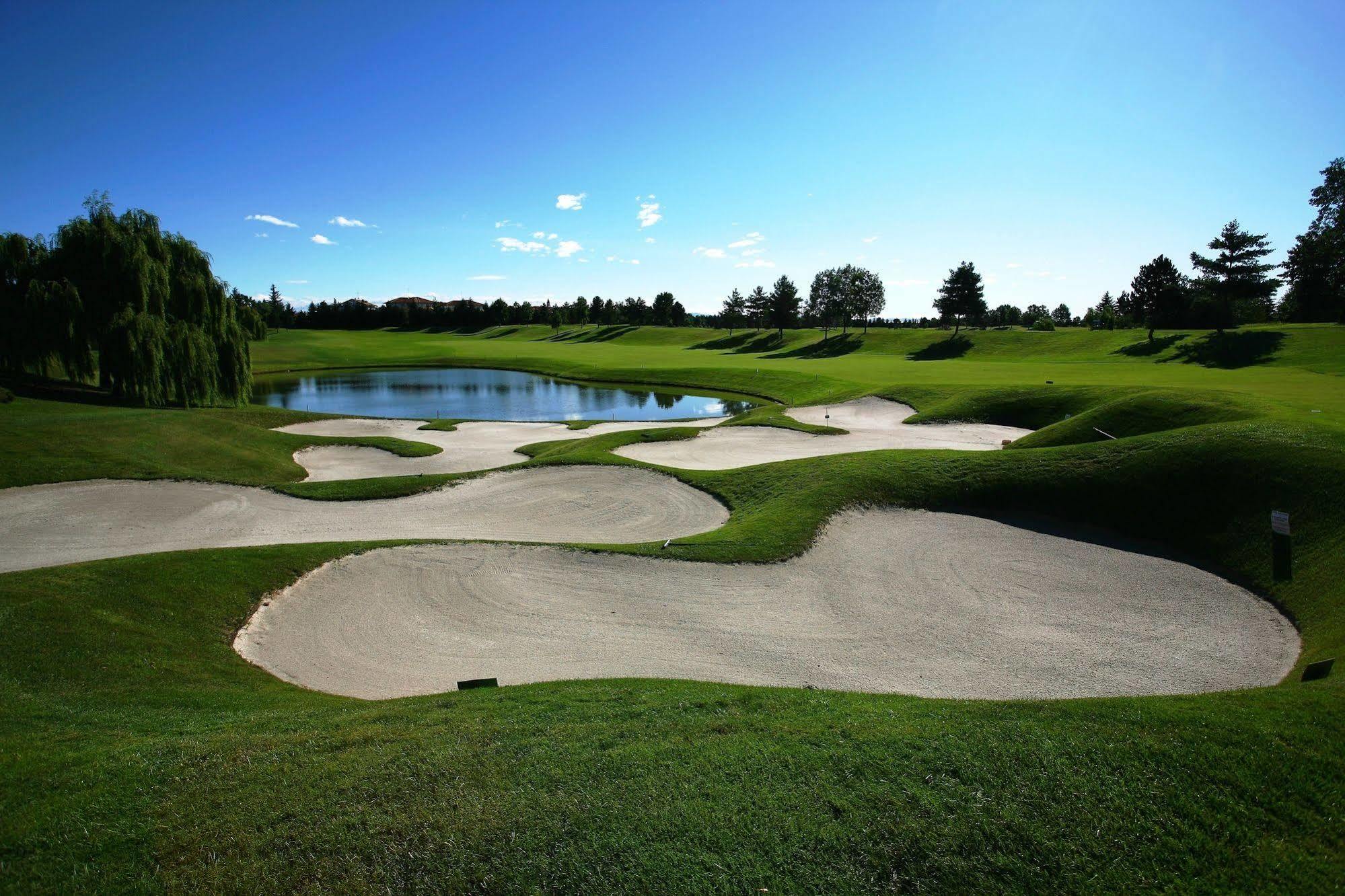 Le Robinie Golf & Resort سولْبياتي أولونا المظهر الخارجي الصورة