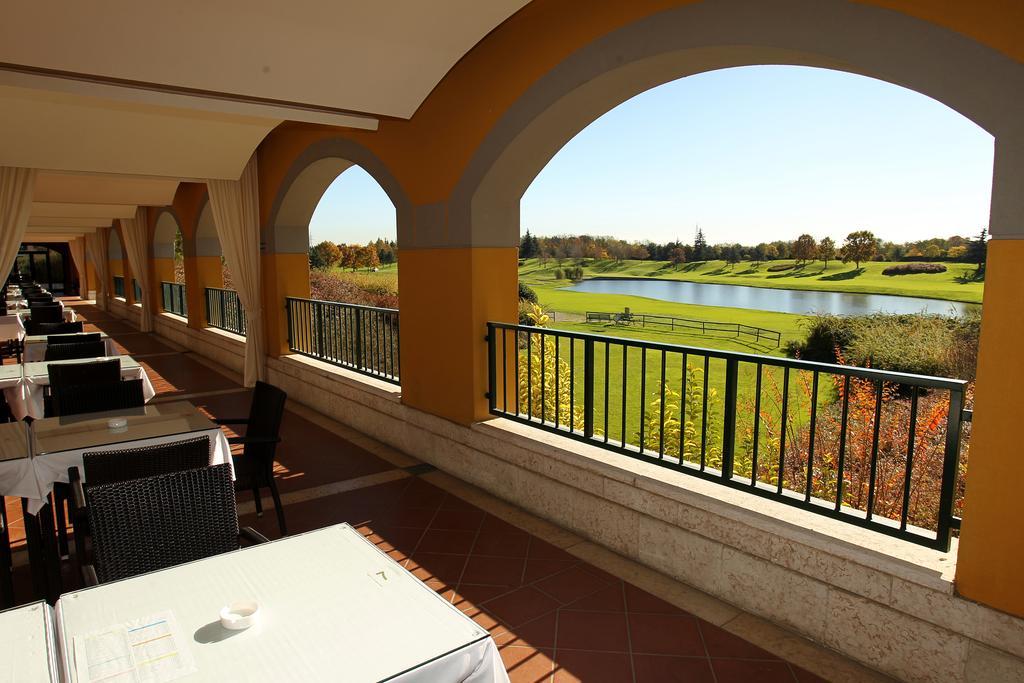 Le Robinie Golf & Resort سولْبياتي أولونا المظهر الخارجي الصورة